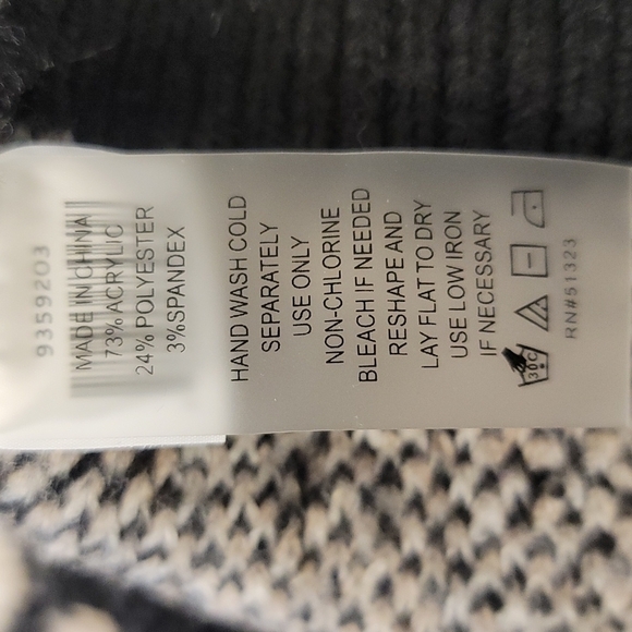 Vince Caputo Crewneck Black And Cream Printed Long-Sleeve Sweater - Size Medium - Picture 7 of 7